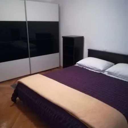Tony Apartman *